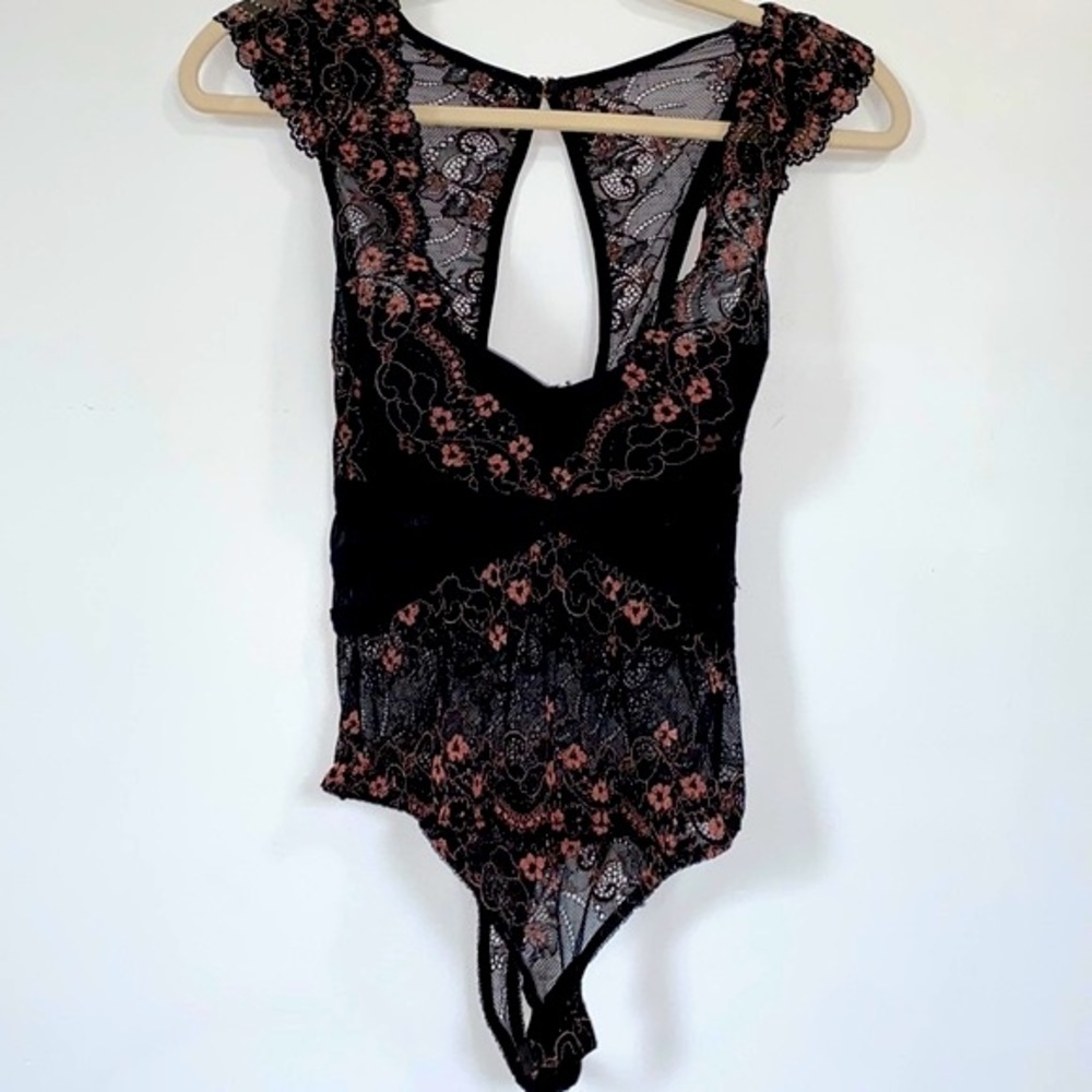 Sophie B. Floral Bodysuit. Size Small